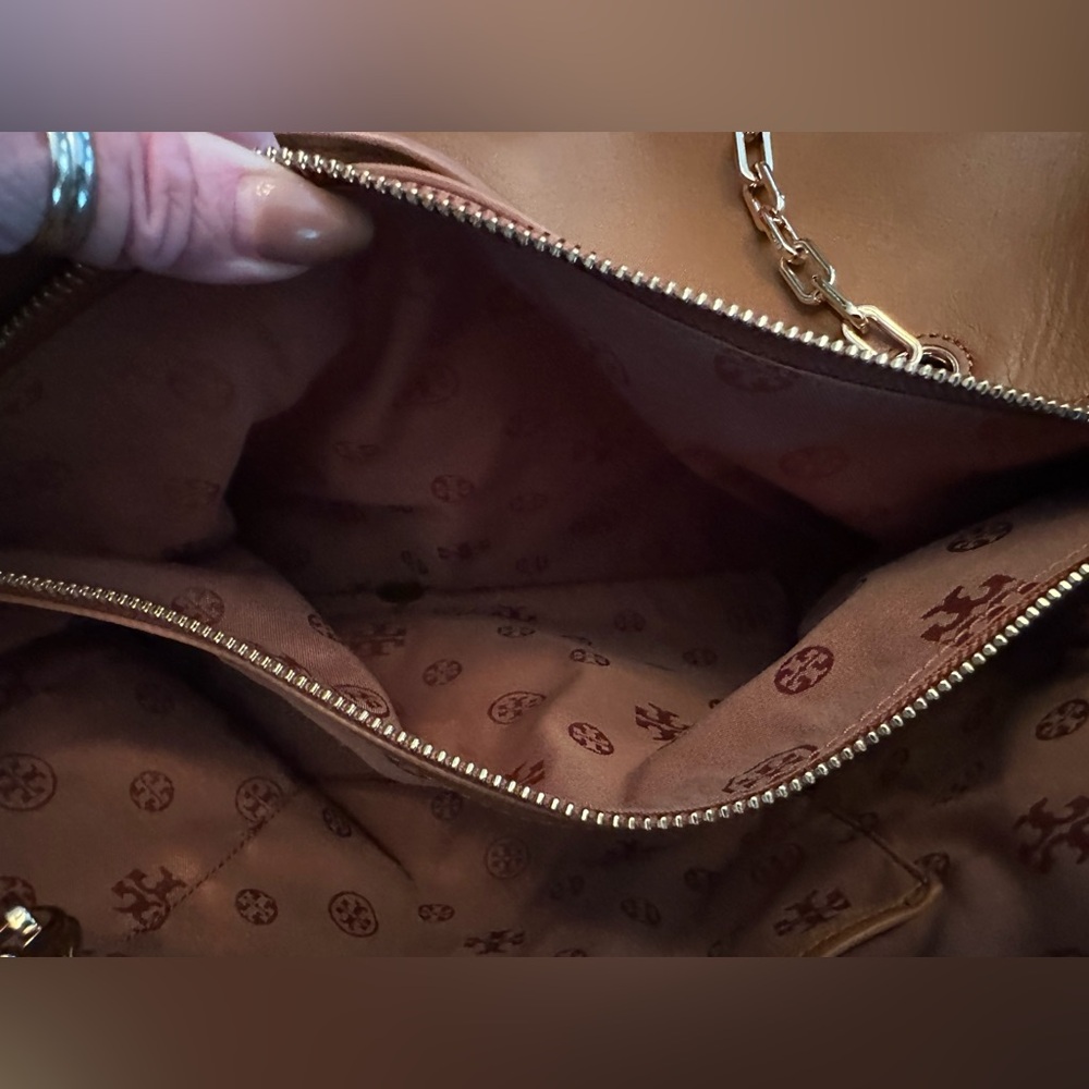 Tory Burch Carter Leather Tote - Picture 8 of 8